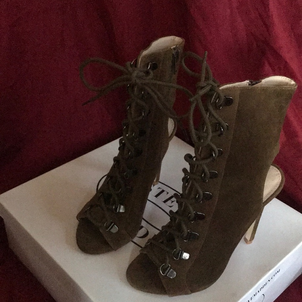 STEVE MADDEN Kennee ankle booties